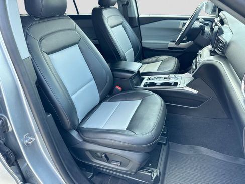 Certified 2023 Ford Explorer XLT w/ Equipment Group 202A AWD/4WD image 25