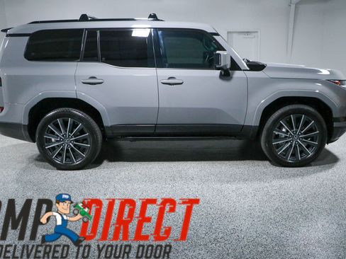 Used 2025 Lexus GX 550 w/ Accessory Package (Z1) AWD/4WD image 6