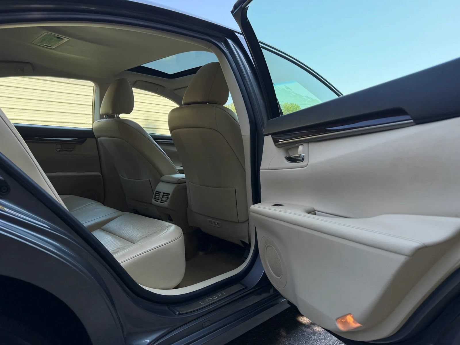 Used 2013 Lexus ES 350 w/ Luxury Pkg FWD image 23