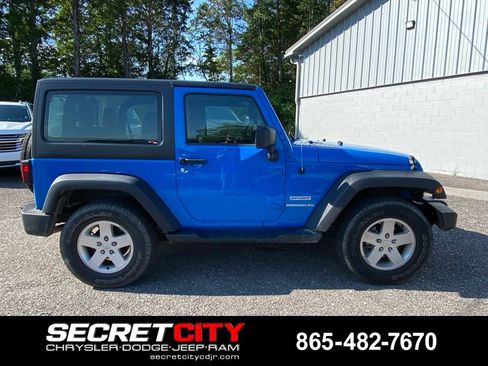 Used 2012 Jeep Wrangler Sport AWD/4WD image 4