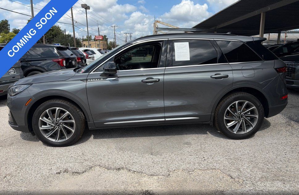 Used 2025 Lincoln Corsair FWD w/ Equipment Group 101A image 1