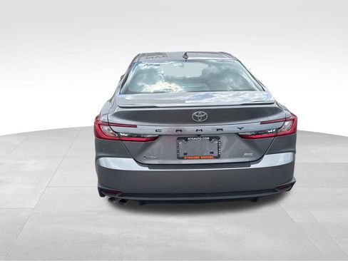 Used 2025 Toyota Camry SE FWD image 4