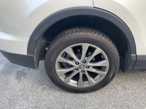 Used 2017 Toyota RAV4 Limited AWD/4WD image 10