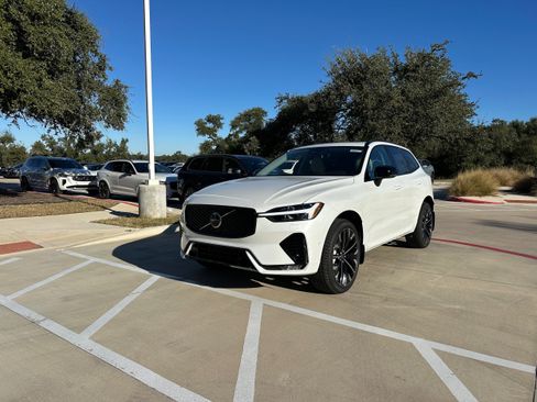 Used 2026 Volvo XC60 B5 Ultra w/ Protection Package Premier AWD/4WD image 2