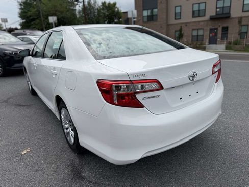 Used 2014 Toyota Camry LE FWD image 5