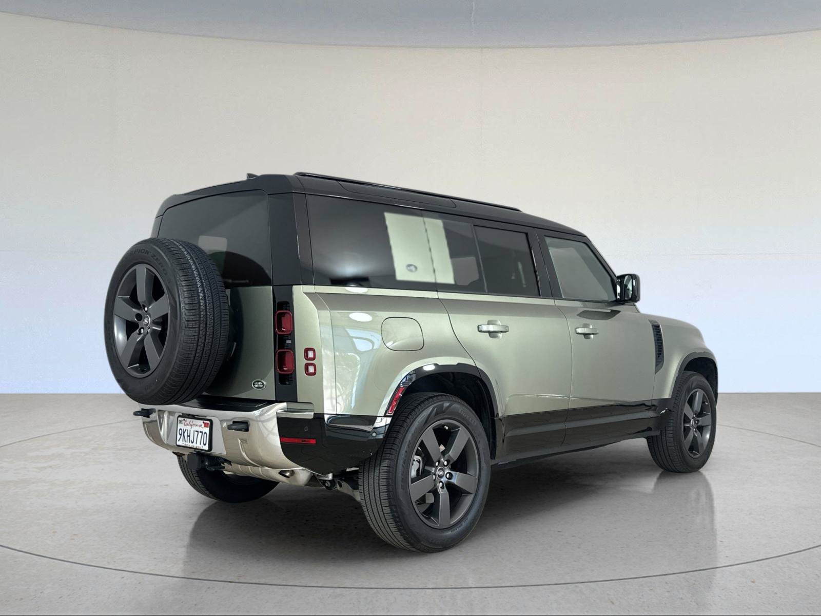 Used 2023 Land Rover Defender 110 S AWD/4WD image 6