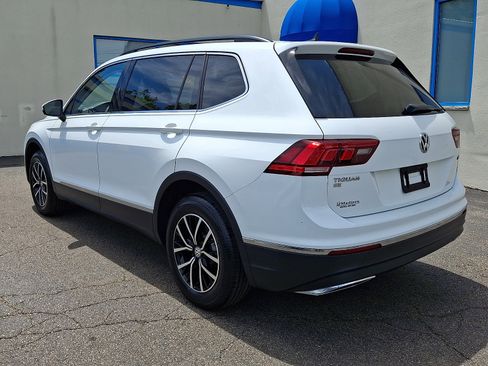 Used 2021 Volkswagen Tiguan SE w/ Panoramic Sunroof Package AWD/4WD image 6
