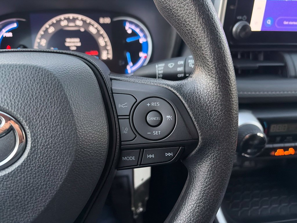Used 2025 Toyota RAV4 LE AWD/4WD image 24