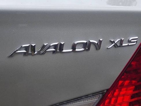 Used 2000 Toyota Avalon XLS image 19