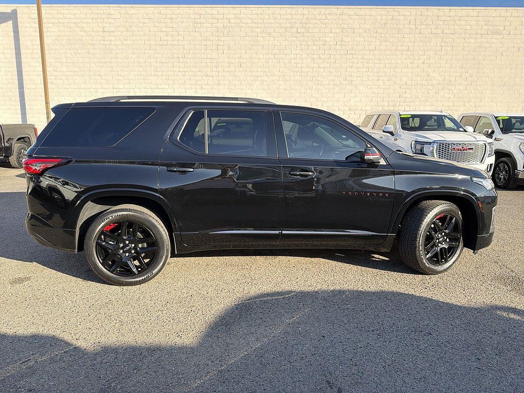 Used 2023 Chevrolet Traverse Premier w/ Redline Edition FWD image 4