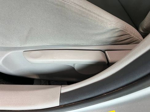 Used 2012 Toyota Corolla LE FWD image 12