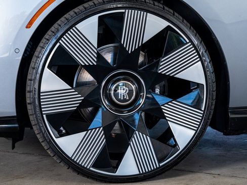 Used 2024 Rolls-Royce Spectre w/ Spectre Launch Package image 11