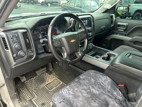 Used 2018 Chevrolet Silverado 1500 LT w/ All Star Edition AWD/4WD image 18