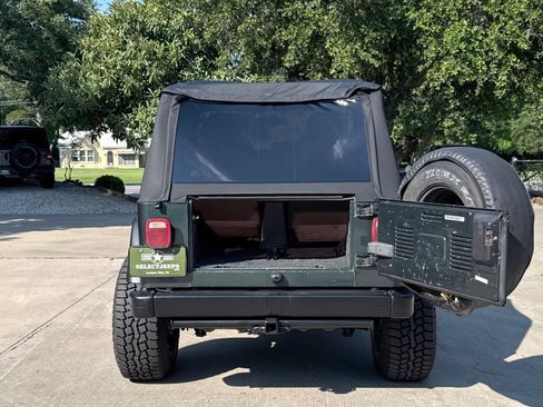 Used 2004 Jeep Wrangler X w/ Convenience Group AWD/4WD image 10