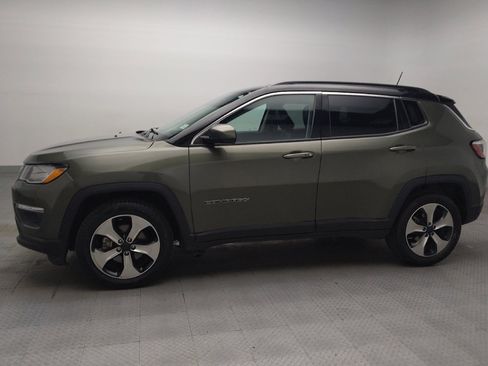 Used 2018 Jeep Compass Latitude w/ Popular Equipment Group FWD image 2