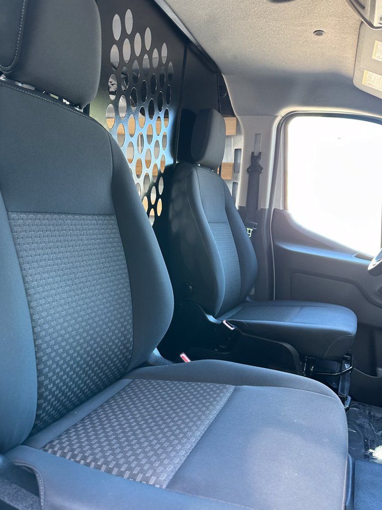Used 2025 Ford Transit 250 Low Roof w/ Exterior Upgrade Package RWD image 30