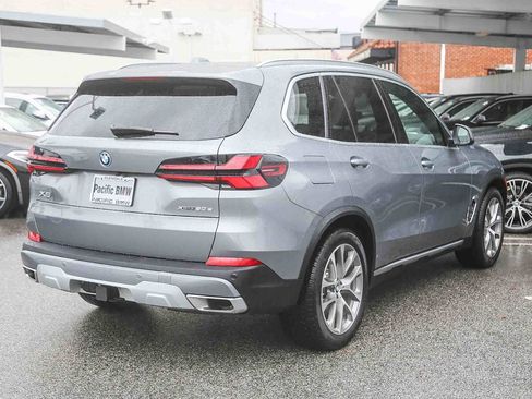 Used 2026 BMW X5 xDrive50e image 6