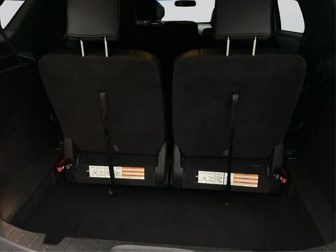 Used 2015 Ford Explorer XLT w/ Equipment Group 202B AWD/4WD image 13
