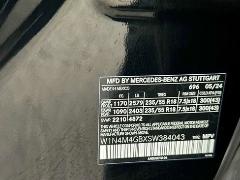 Used 2025 Mercedes-Benz GLB 250 image 37