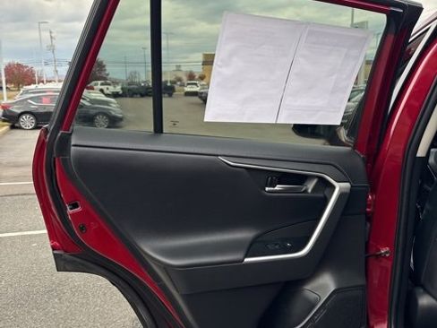 Used 2020 Toyota RAV4 Limited image 12