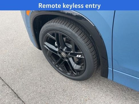 New 2026 Volkswagen Tiguan SE R-Line image 5