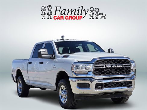 Used 2024 RAM 2500 Tradesman w/ Chrome Appearance Group image 2