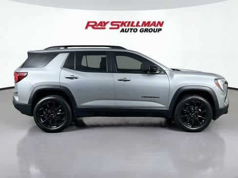 Used 2026 GMC Terrain Elevation w/ Elevation Premium Package FWD image 8