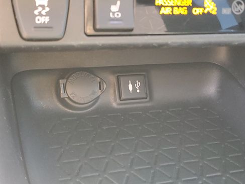 Used 2019 Toyota RAV4 XLE w/ Convenience Package AWD/4WD image 29