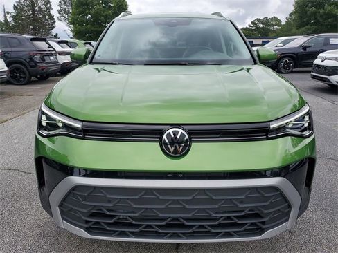New 2025 Volkswagen Taos SE image 2
