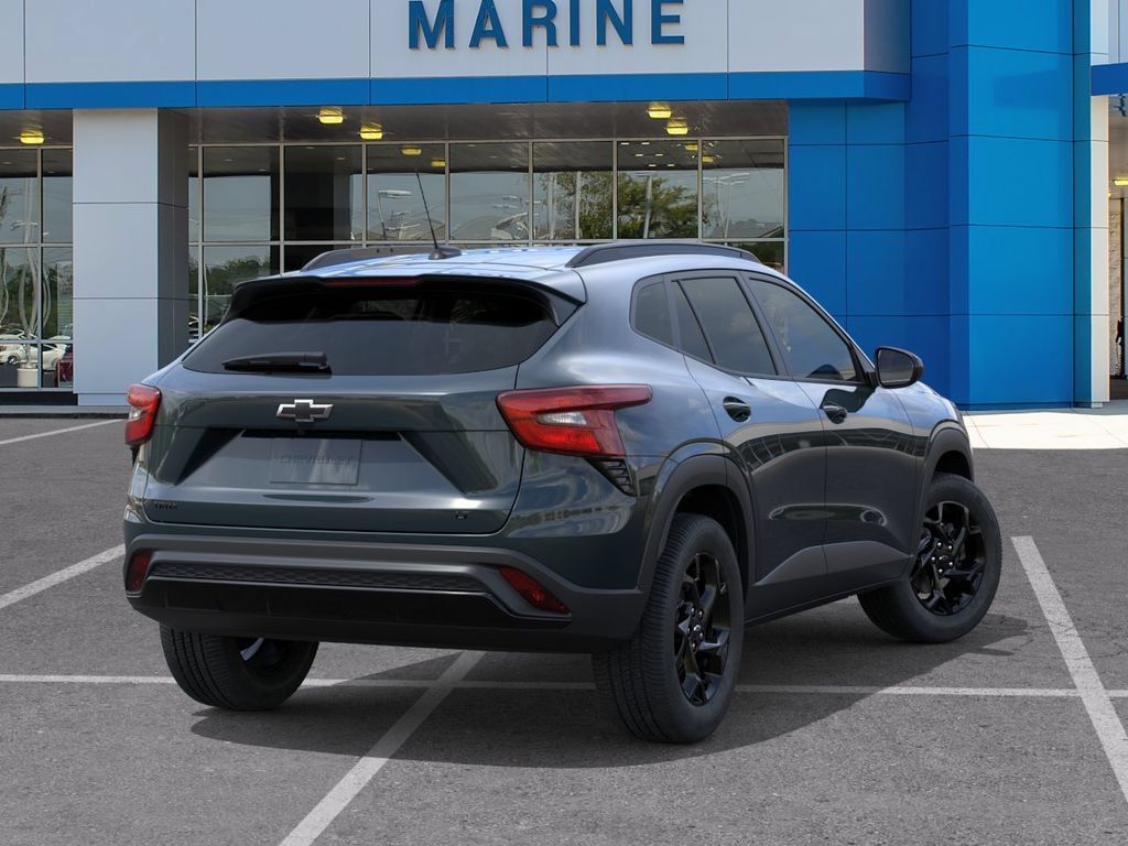 New 2026 Chevrolet Trax LT w/ Midnight Edition FWD image 4