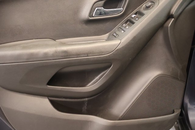 Used 2019 Chevrolet Trax LS w/ Tint and Cruise Package FWD image 10