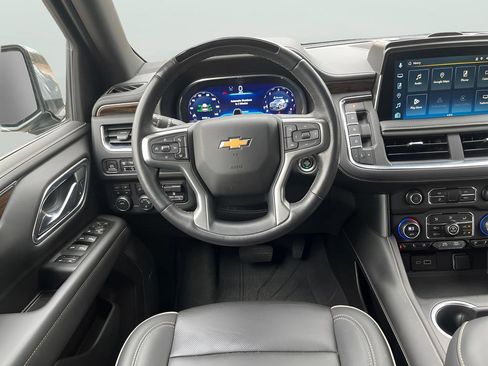 Used 2023 Chevrolet Suburban Premier w/ Advanced Technology Package image 21