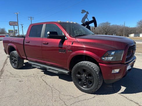 Used 2018 RAM 2500 Big Horn w/ Sport Appearance Group image 3