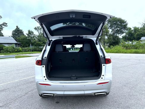 Used 2024 Buick Enclave Premium AWD/4WD image 22
