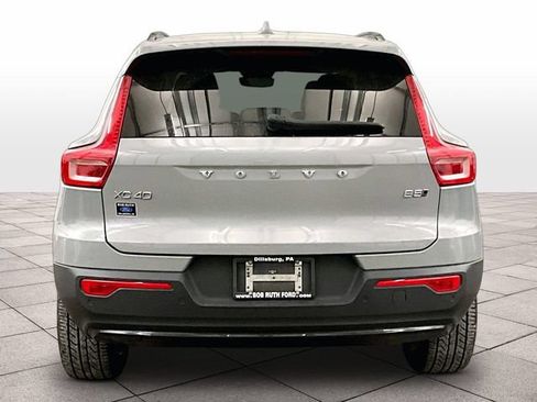 Used 2024 Volvo XC40 B5 Ultimate w/ Climate Package AWD/4WD image 4