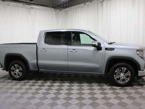 Used 2025 GMC Sierra 1500 SLT RWD image 28