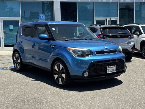 Used 2016 Kia Soul + w/ Designer's Package FWD image 3