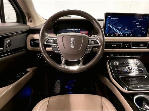 Used 2022 Lincoln Nautilus Reserve AWD/4WD image 6