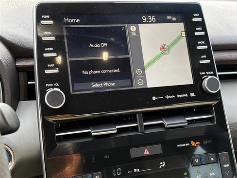 Used 2019 Toyota Avalon Limited image 24