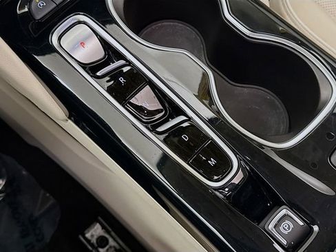 Used 2022 Buick Envision Avenir w/ Technology Package II image 17