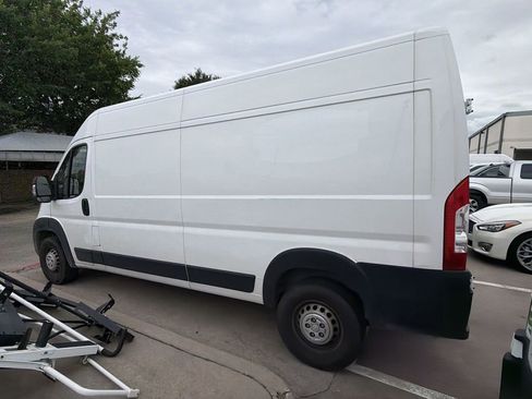 Used 2025 RAM ProMaster 2500 w/ Convenience Group FWD image 3