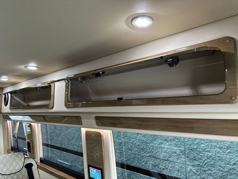 Used 2021 Mercedes-Benz Sprinter 2500 image 43