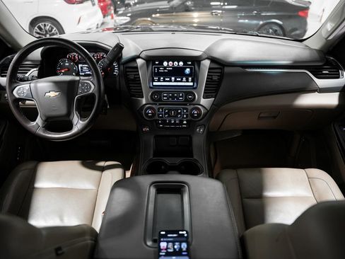 Used 2018 Chevrolet Suburban LT image 17