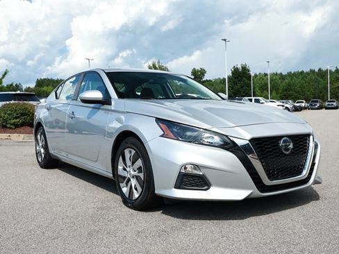 Used 2022 Nissan Altima 2.5 S FWD image 3