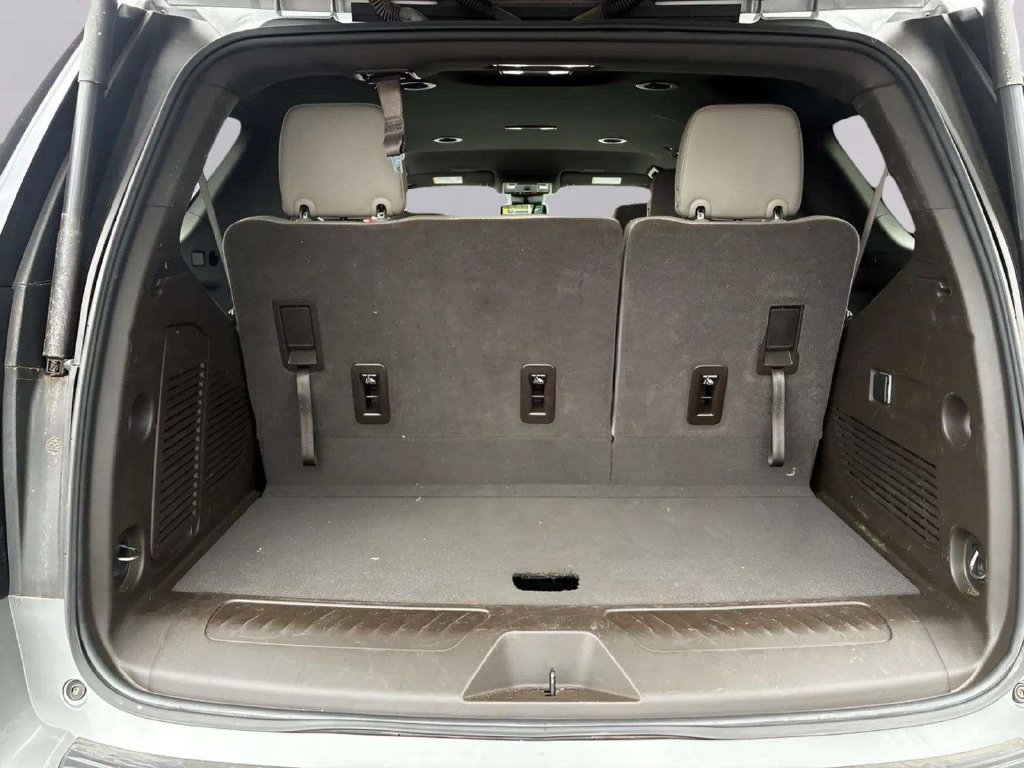 Used 2025 Chevrolet Tahoe LT RWD image 12