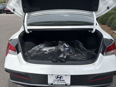 New 2026 Hyundai Elantra Sport FWD image 11