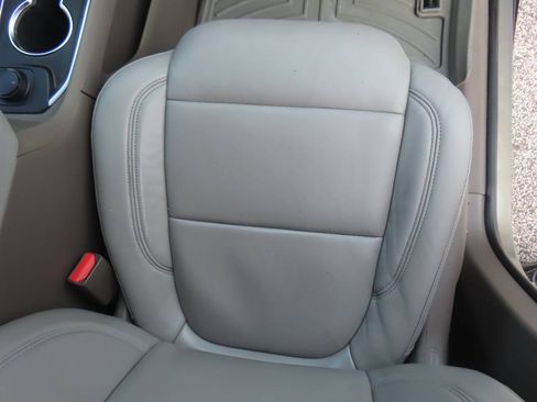 Used 2018 Chevrolet Traverse LT FWD image 42