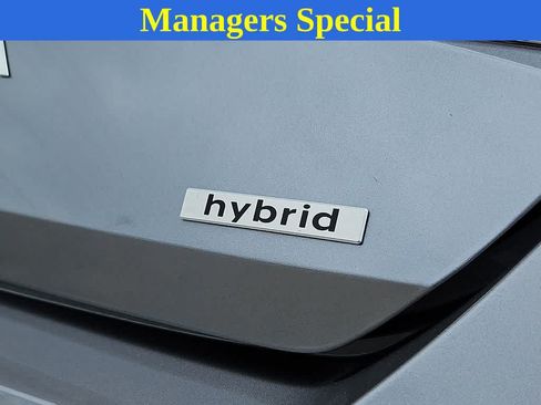 Certified 2025 Hyundai Elantra SEL FWD image 33