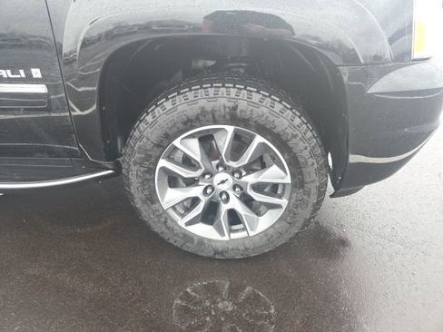 Used 2009 GMC Yukon Denali image 4