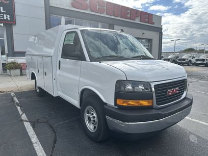New 2025 GMC Savana 3500 w/ Power Convenience Package